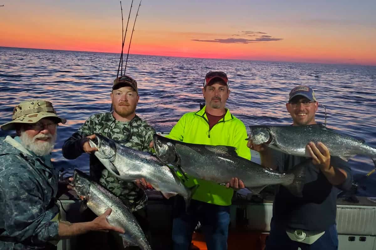 Fish-On Motel, Charter, Treibboot- und Reiseführerservice