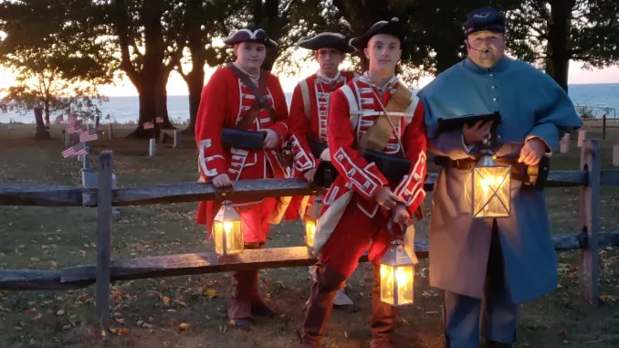 Visites guidées aux lanternes du Fort Ontario